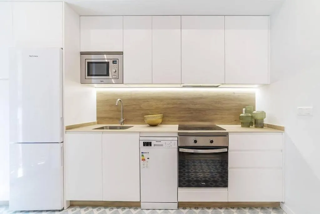 Bs Brand New Triplex Private Terrace Downtown Parking Apartment Seville