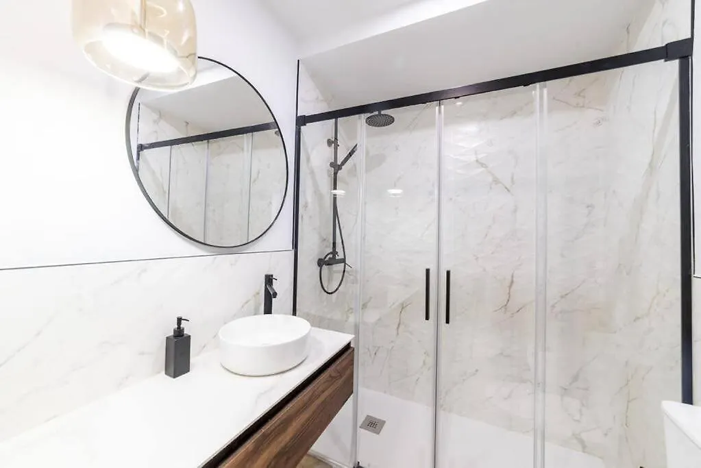 Bs Brand New Triplex Private Terrace Downtown Parking Apartment Seville