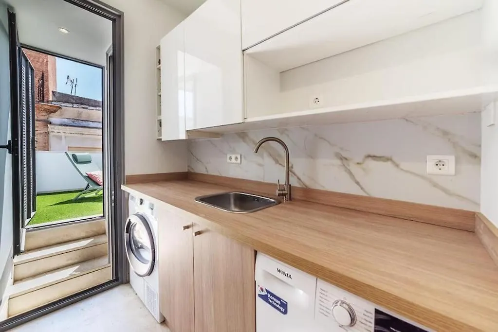 Bs Brand New Triplex Private Terrace Downtown Parking Apartment Seville