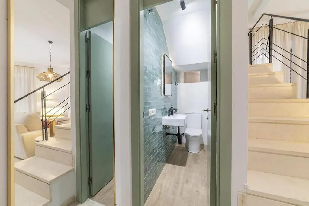 Bs Brand New Triplex Private Terrace Downtown Parking Apartment Seville
