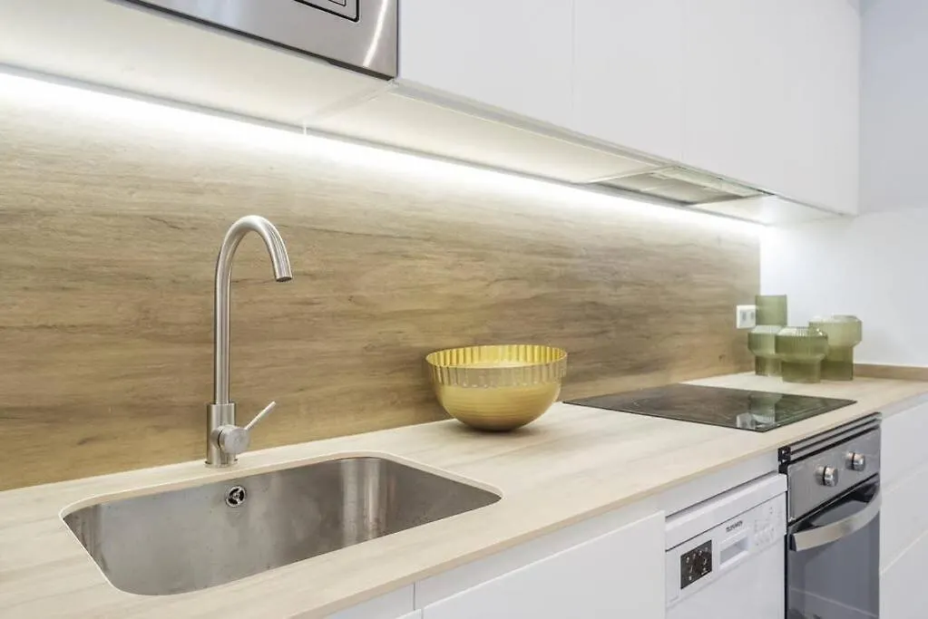 Bs Brand New Triplex Private Terrace Downtown Parking Apartment Seville
